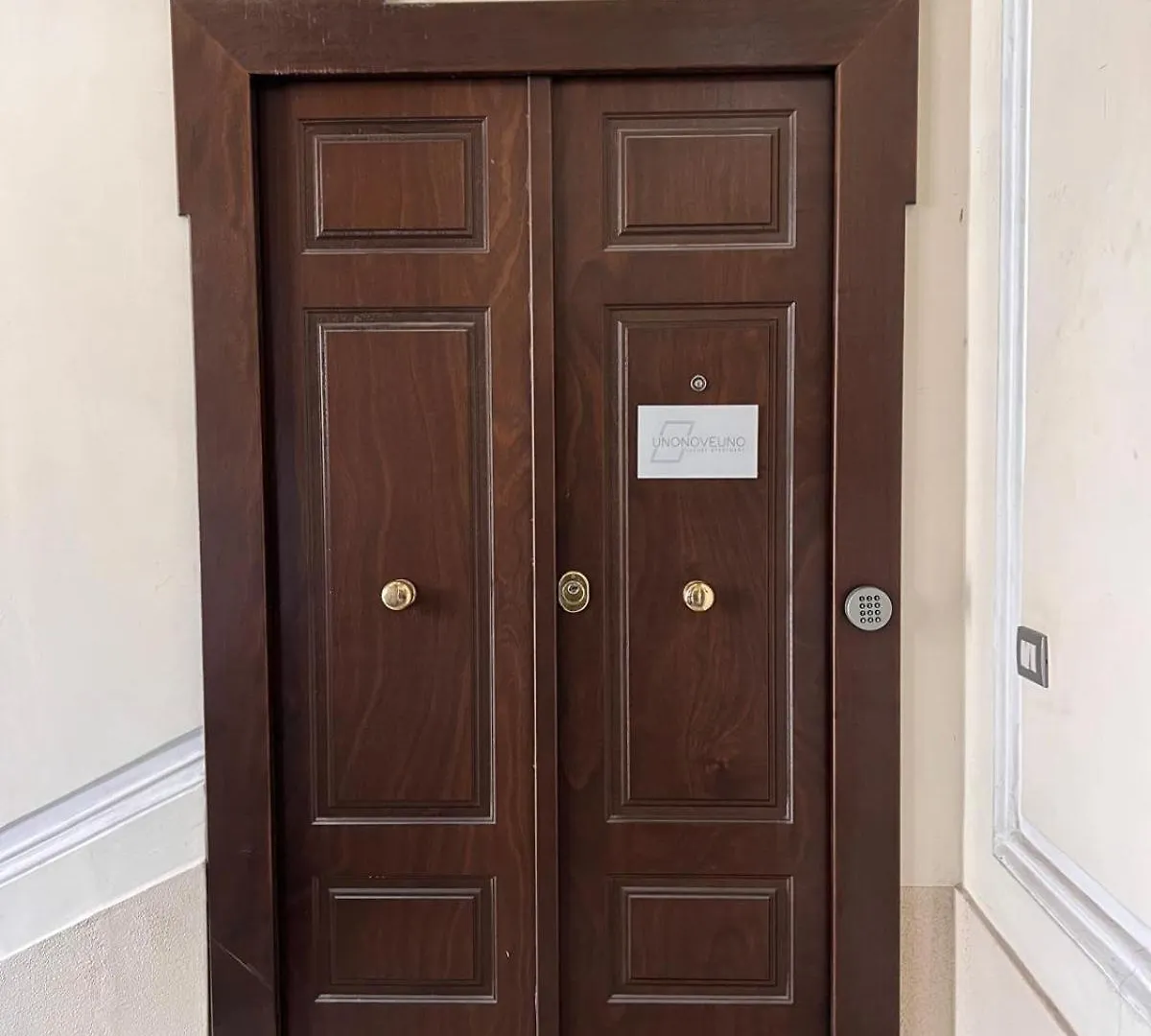 Unonoveuno Luxury Apartment Nápoles Italia